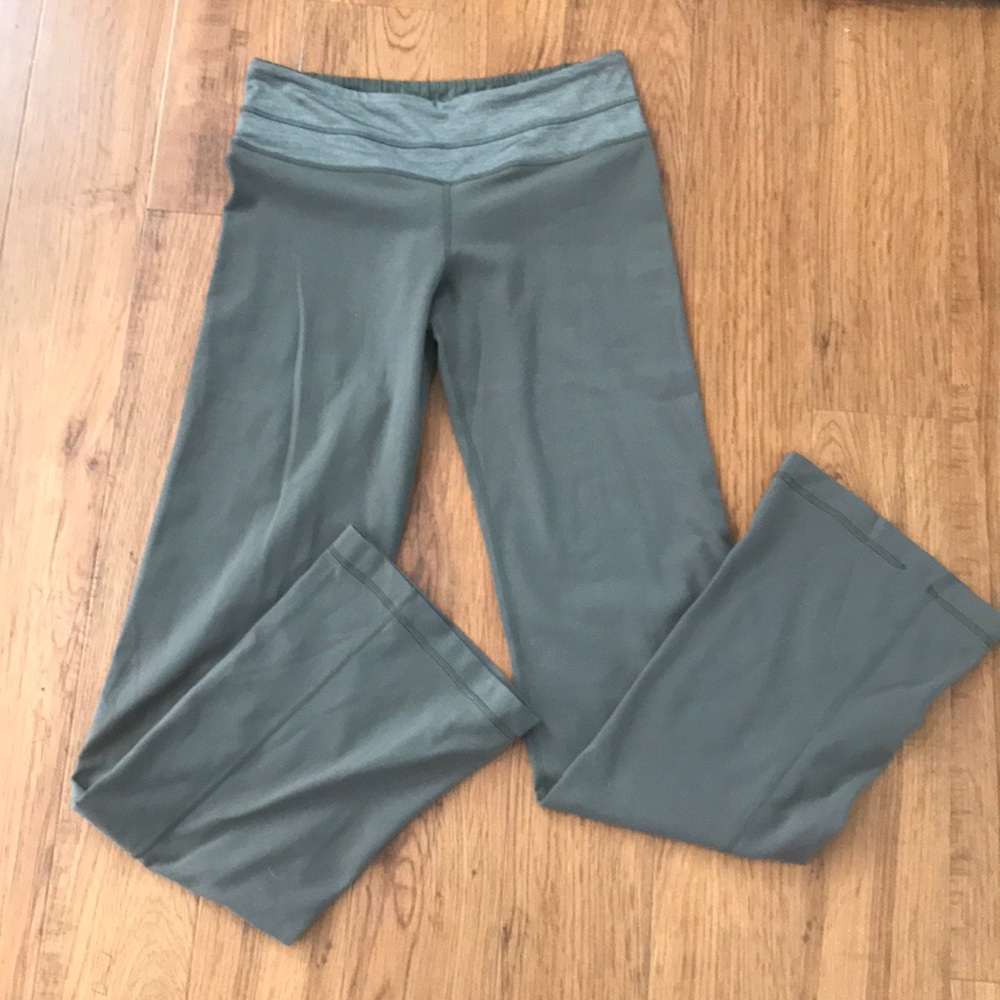 LULULEMON size 2! Wide leg!